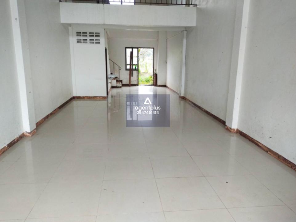 อาคารพาณิชย์ 3.5 ชั้น ติดถนนสุขุมวิท (ทล.3) การคมนาคมสะดวก โครงสร้างคอนกรีตเสริมเหล็ก เหมาะสำหรับประกอบพาณิชยกรรม หรืออยู่อาศัย