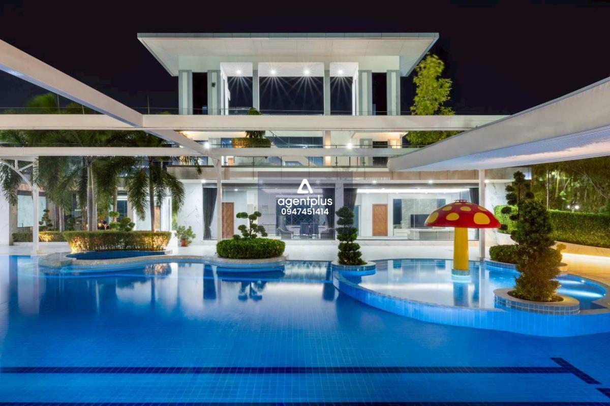 ขายบ้านหรูสไตล์รีสอร์ต 8 ห้องนอน บนที่ดินกว่า 7 ไร่ | เมืองเอก รังสิต
