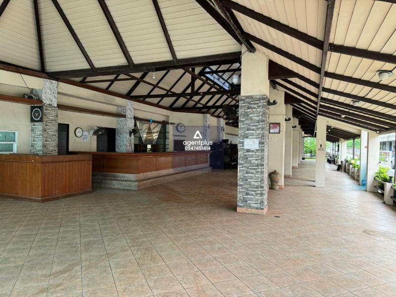 เลือกทำเลเด่นก่อนใคร !! ให้เช่า/ขายโรงแรมริมหาดจอมเทียน 54 ห้อง ทำเลดี พร้อมใบอนุญาตโรงแรม 