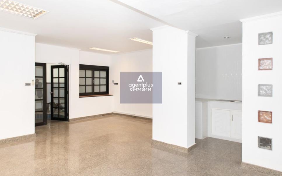 ขาย Home Office ย่านสิรินธร 5 ชั้นครึ่ง แบบเล่นระดับ สภาพสวยมาก พื้นเป็นหินแกรนิตทั้งหลัง เดินทางสะดวก