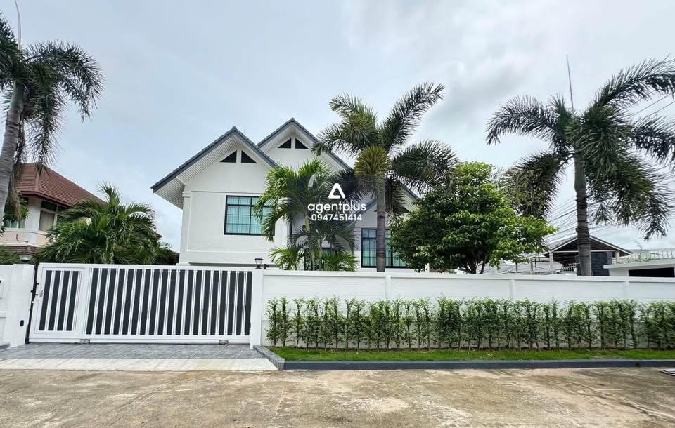 🏡✨ บ้านเดี่ยวพูลวิลล่าหลังใหญ่ 3 ชั้น – ทำเลทอง หนองปรือ