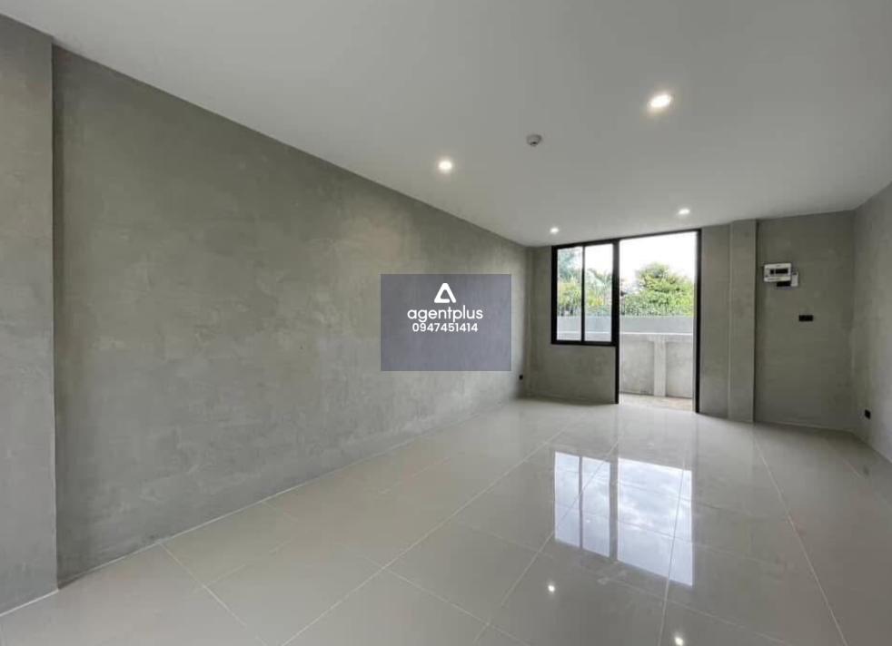 ให้เช่าพื้นที่สำนักงาน ออฟฟิศ คลีนิค ร้านค้า (ซอยชักพระ 19 ใกล้ตลาดน้ำตลิ่งชัน สำนักงานเขตตลิ่งชัน) อาคารใหม่ ได้รับการออกแบบอย่างสวยงาม ช่วยสร้างภาพลักษณ์ให้กับธุรกิจของคุณ พร้อมเข้าอยู๋ได้ทันที ติดแอร์แล้ว มีลานจอดรถบริการ