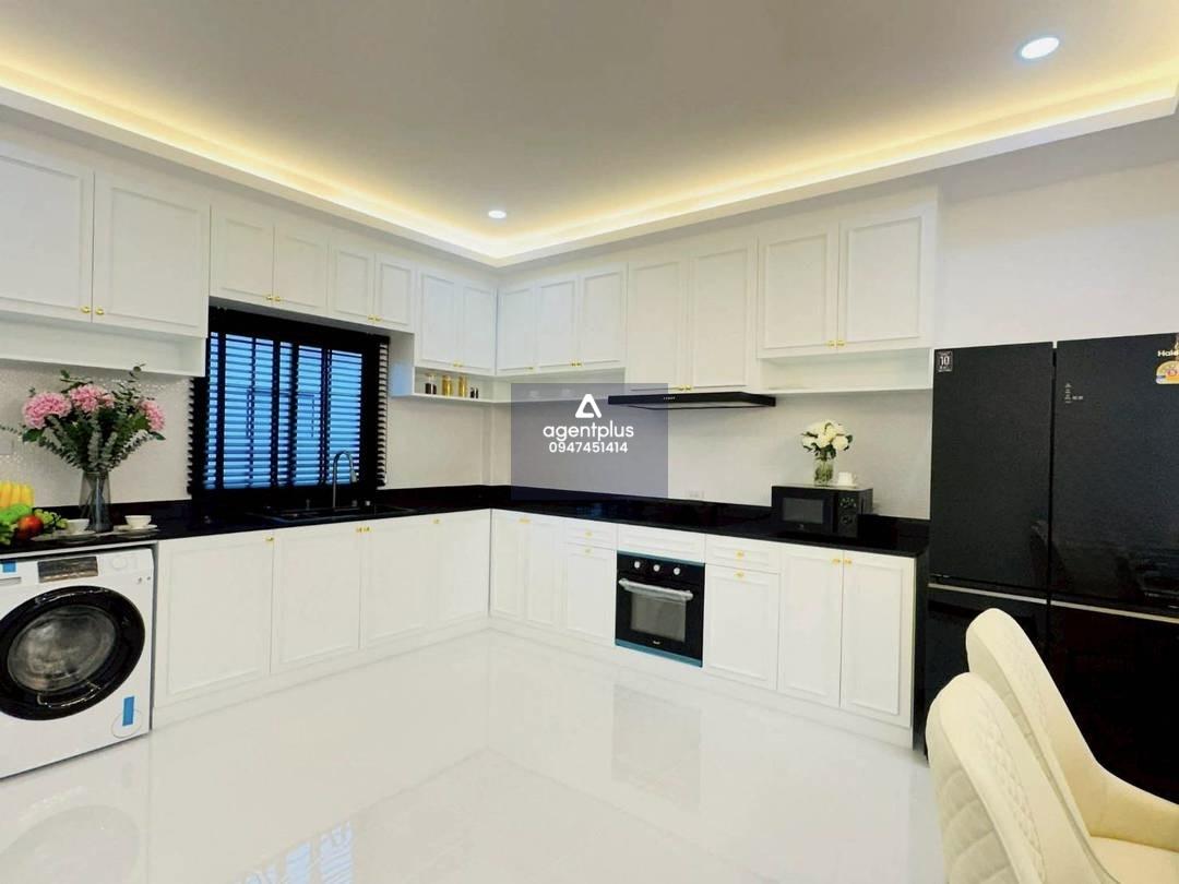 *บ้านเดี่ยว 2 ชั้น พร้อมสระว่ายน้ำส่วนตัว _ห้วยใหญ่ ใกล้ถนนสุขุมวิท