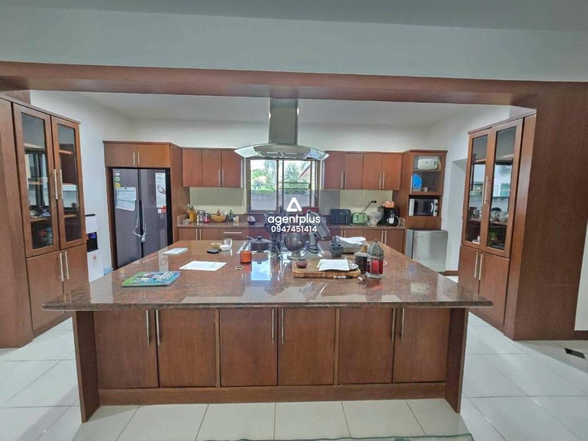 *ขายและเช่า พูลวิลล่าใกล้โรงเรียนนานาชาติ ชลบุรี