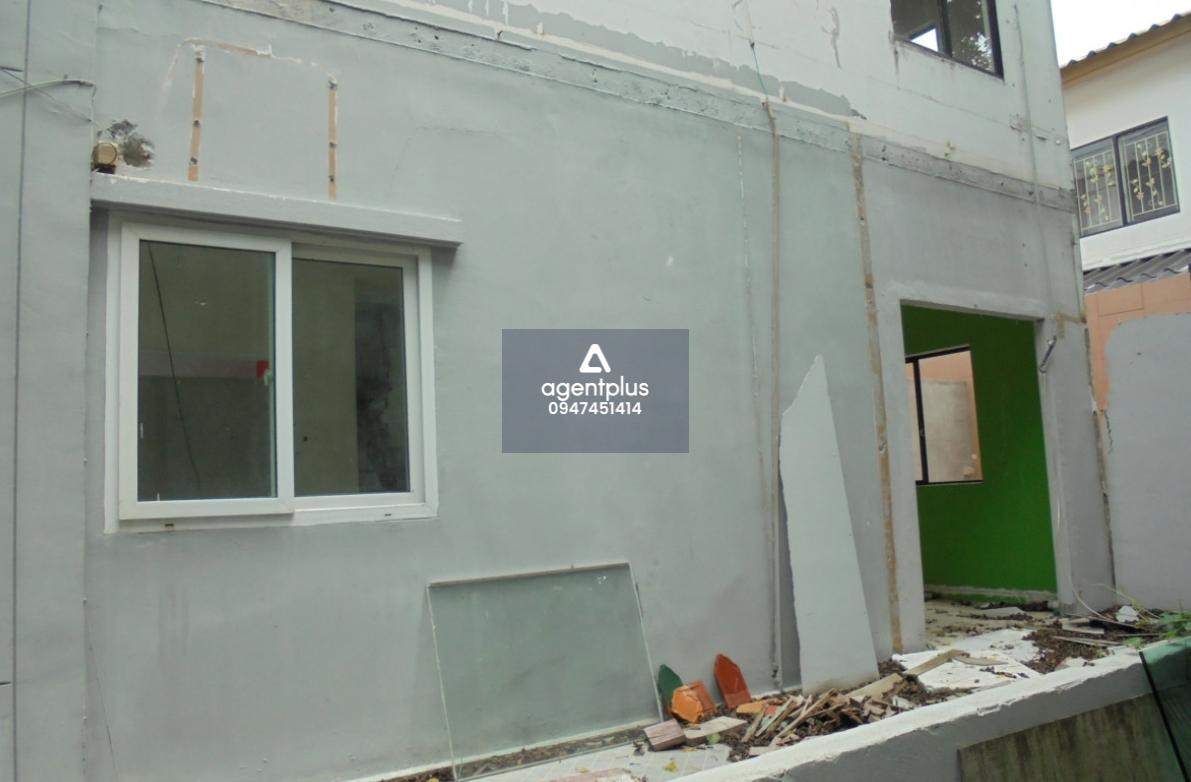 ทาวน์เฮ้าส์เปล่า 2 ชั้น โครงการพฤกษา 54 ทับ 1 เหมาะกับการนำไปรีโนเวท