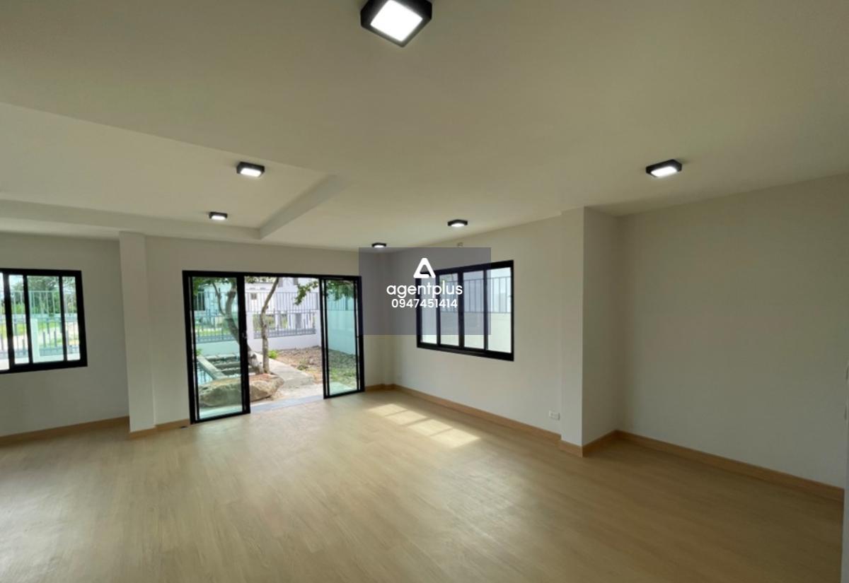 ขายบ้านเดี่ยว 2 ชั้น โครงการพรธนา อิลิแกนซ์ บ้านสวยสไตล์โมเดิร์น ฟังก์ชันครบ พร้อมพื้นที่ใช้สอยกว้าง เหมาะสำหรับครอบครัวขนาดเล็กที่ต้องการความเป็นส่วนตัวและความสะดวกสบาย