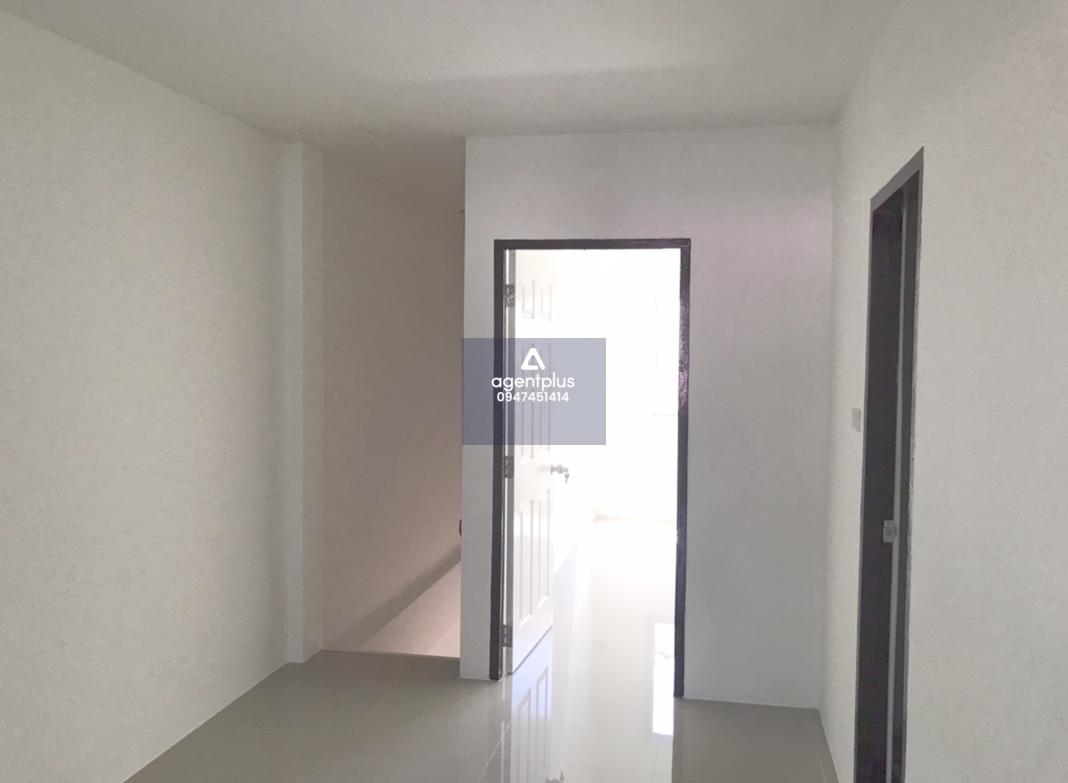 อาคารพาณิชย์ 2 ชั้น พัทยาปาร์คฮิลล์ ทำเลดี ตั้งอยู่ในโครงการพัทยาปาร์คฮิลล์ ถนนคสล. ใกล้แหล่งชุมชน เดินทางสะดวก รายล้อมด้วยสิ่งอำนวยความสะดวกครบ เหมาะสำหรับอยู่อาศัยหรือประกอบธุรกิจขนาดเล็ก