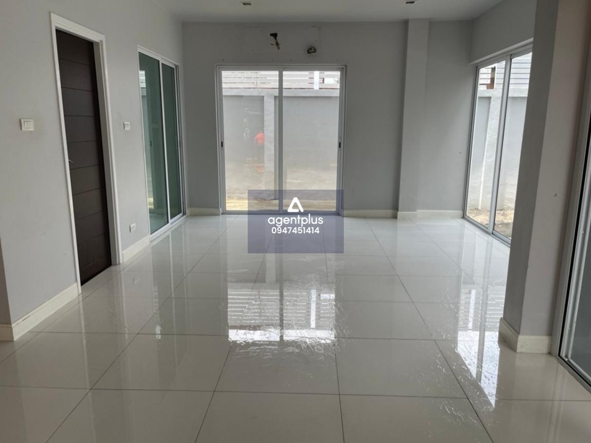 ขายบ้านทาวน์โฮม 3 ชั้น ทำเลวิภาวดี — พื้นที่กว้าง อยู่สบาย ใกล้เมือง เดินทางง่าย!