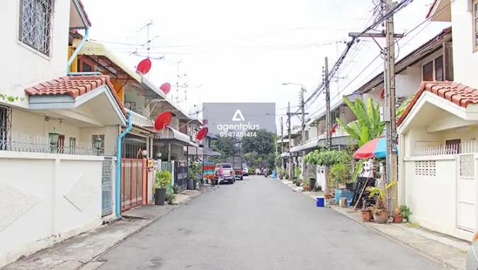Baan-Talad-Thanasin