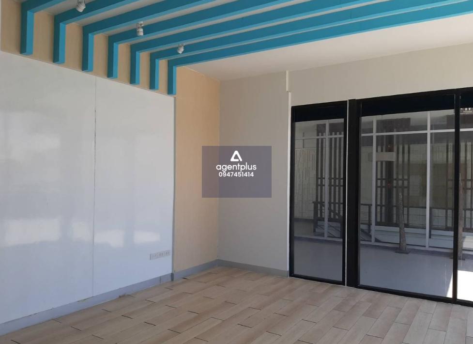 พื้นที่เช่า เหมาะสำหรับทำออฟฟิต / ร้านอาหาร Roof Top ฟรี!!ค่าส่วนกลาง ตลอดสัญญเช่า