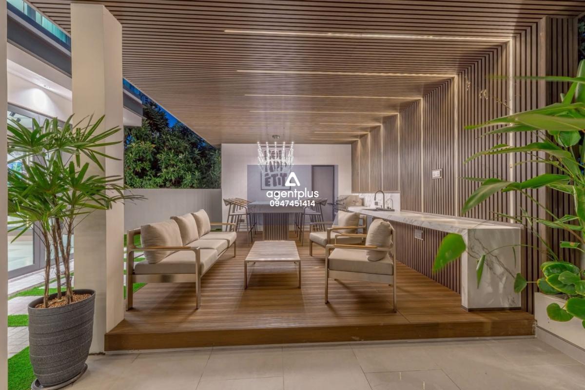 พูลวิลล่าระดับ Ultra Luxury พร้อมลิฟต์ ทำเลนาจอมเทียน นาคาวารี วิลเลจ 