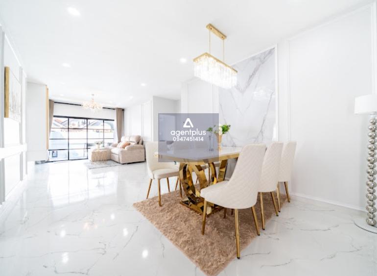 บ้านเดี่ยวรีโนเวทใหม่ พร้อมสระว่ายน้ำสุดหรู คุ้มค่าเกินราคา!