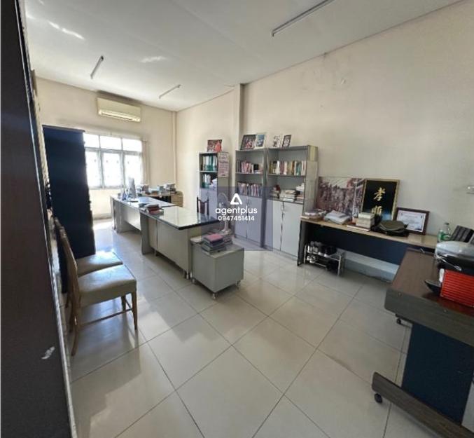 ขายโกดังพร้อมที่ดินติดกันผืนขนาดใหญ่ รองรับรถบรรทุกขนาดใหญ่และรถพ่วง อ.พิมาย นครราชสีมา