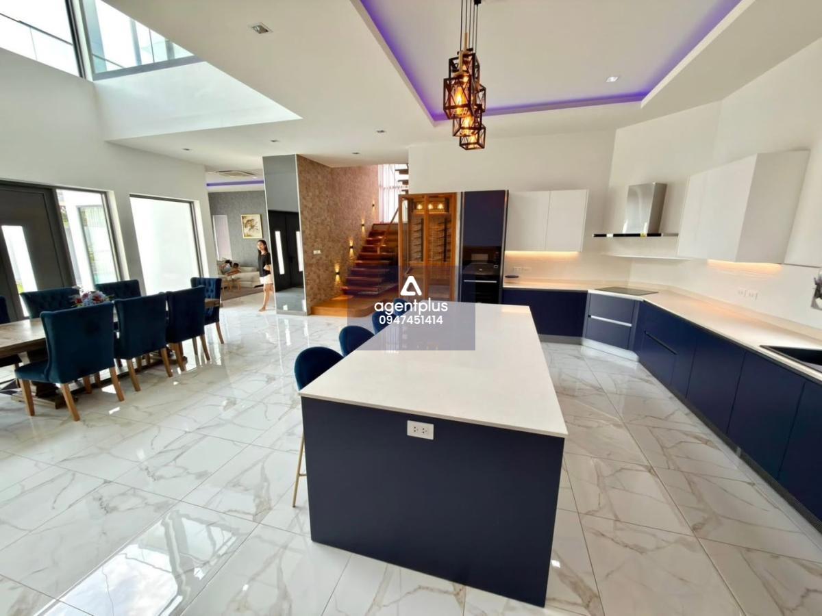 ขายพูลวิลล่าสุดหรู 5ห้องนอน ใกล้อ่างมาบประชัน ทำเลสะดวก