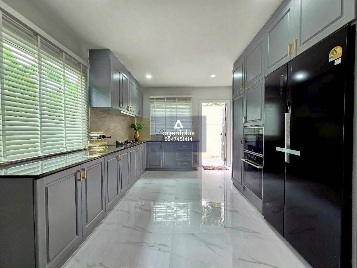 พูลวิลล่าส่วนตัว ใจกลางเขาน้อย – กรีนฟิล วิลล่า 2 พัทยา