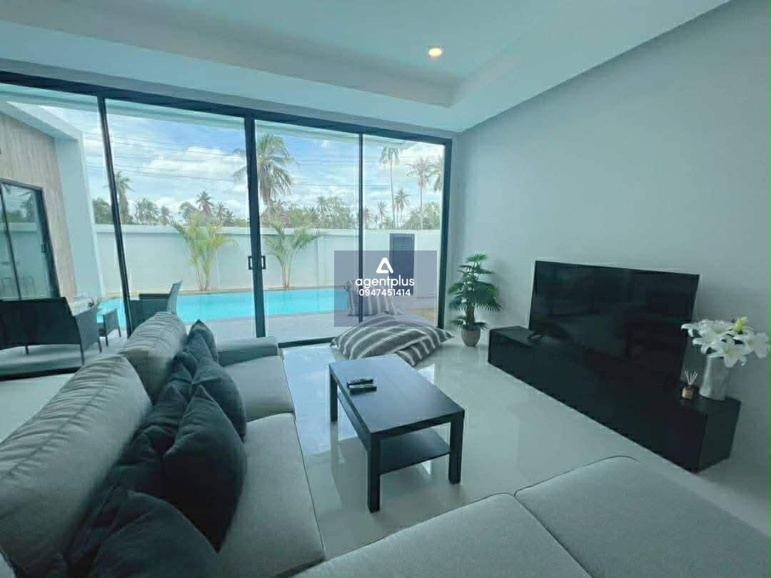 ให้เช่าบ้าน3ห้องนอน พร้อมสระว่ายน้ำส่วนตัว ย่านหนองปลาไหล เฟอร์ครบ