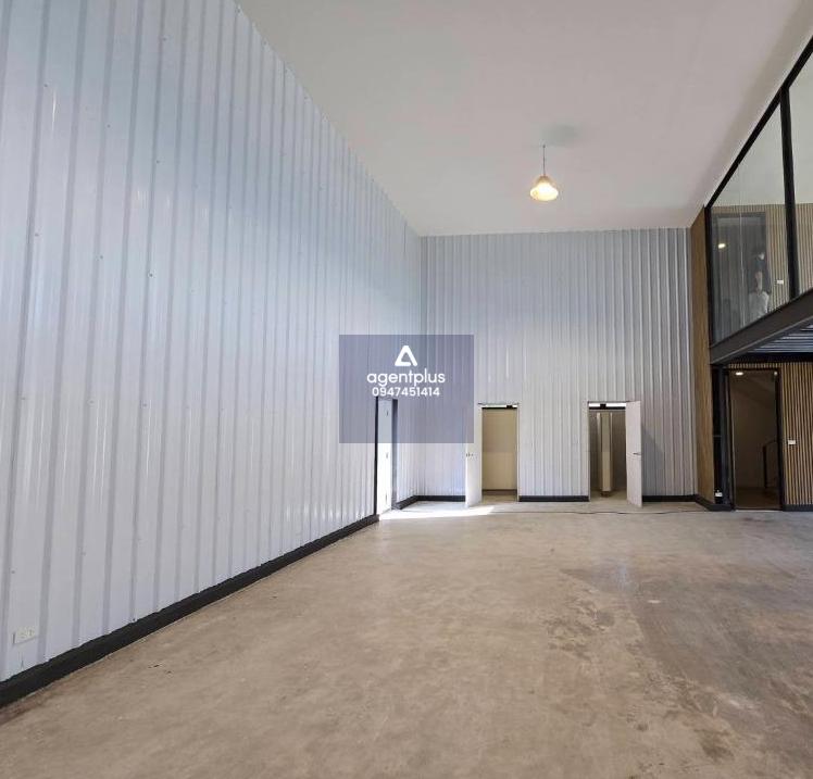 ยูนิคอร์นปาร์ค พระราม 2 ออฟฟิศ โชว์รูมใหม่ ให้เช่า ติดถนนพระราม 2 ซอย 28 วัดสีสุก ใกล้ทางด่วน ใจกลางกรุงเทพตอนใต้ เหมาะเป็นโชว์รูม คาเฟ่ ออฟฟิศ