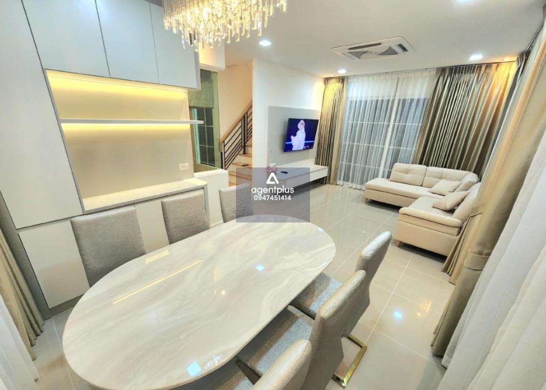 *ทาวน์โฮมพร้อมอยู่ โกลเด้น นีโอ สุขุมวิท – ลาซาล (สุขุมวิท 113) ใกล้ BTS สำโรง บรรยากาศโซนสวน