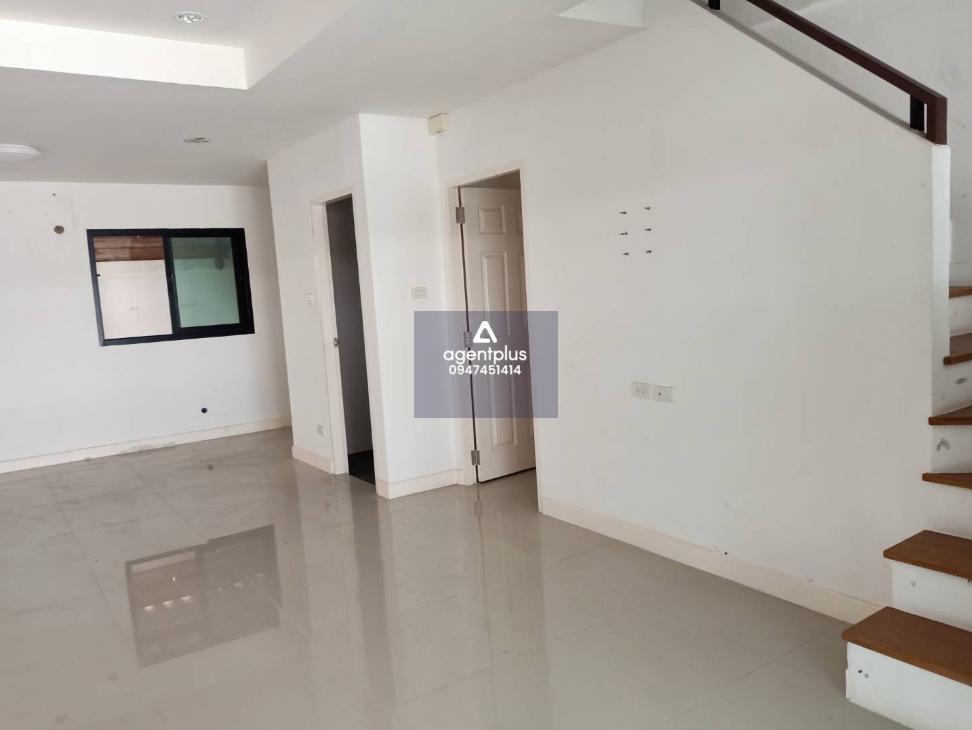 ทาวน์เฮ้าส์ 3 ชั้น โครงการ 365 เอสเคป ปรับปรุงใหม่ ทำเลดีโครงการตั้งติดซอยมาบแอ่น