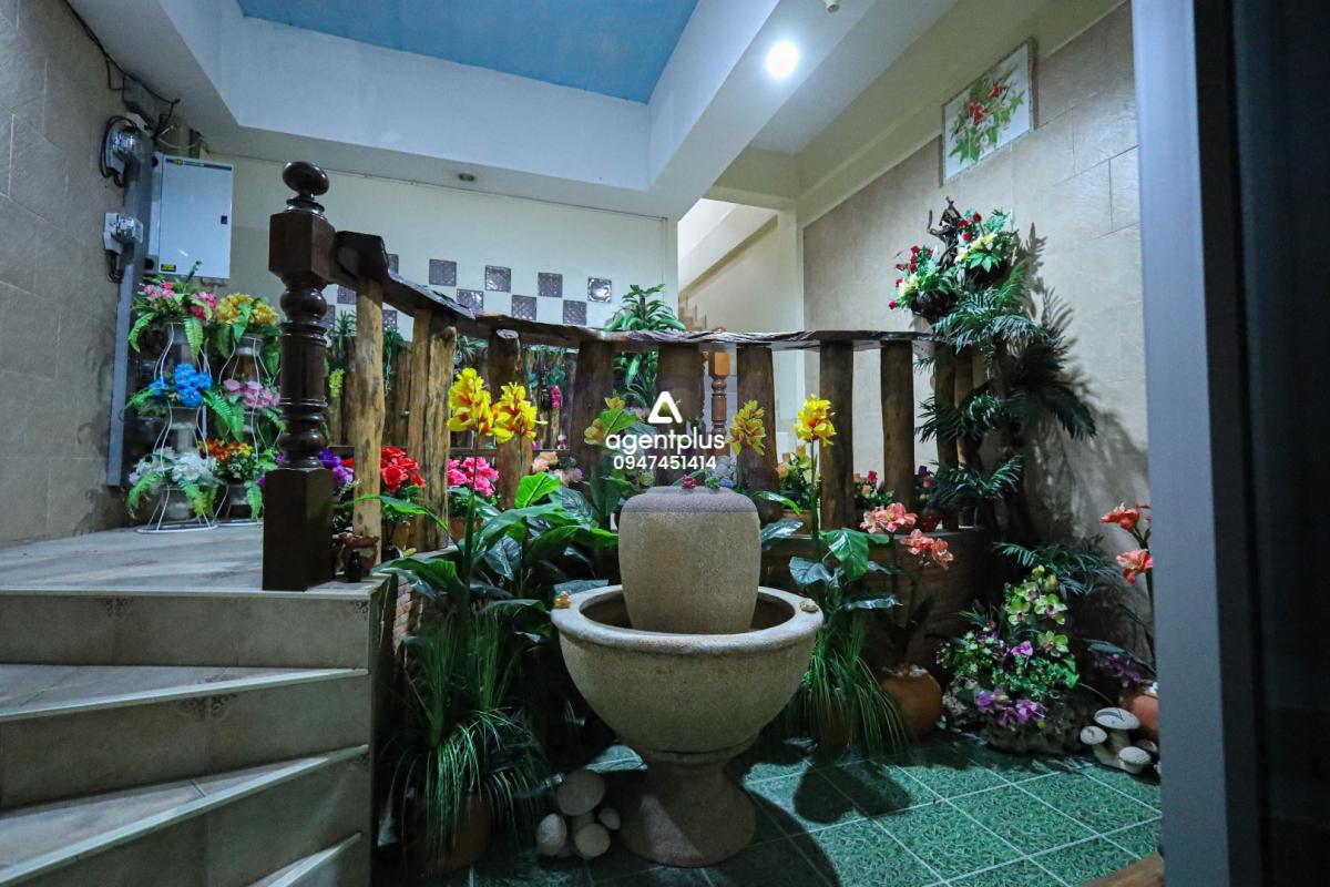 ขายอาคารพาณิชย์ 4 ชั้น (2 คูหาติดกัน) สุดยอดทำเล! ใกล้หาดดงตาลเพียง 100 เมตร ชลบุรี