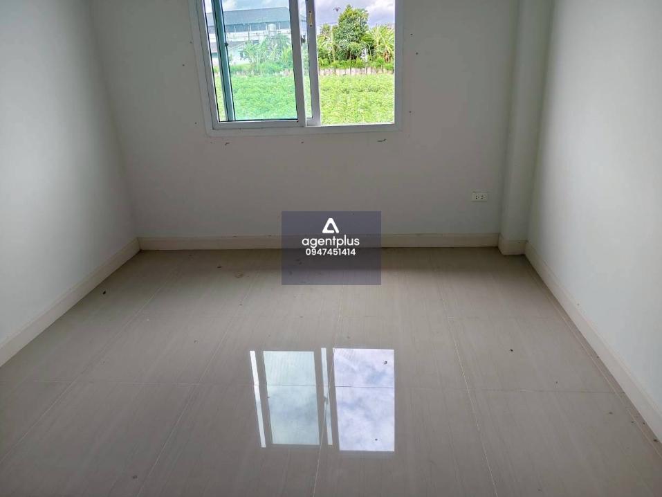 สุขนิเวศน์ 10 นิคมพัฒนา ทาวน์เฮ้าส์ 2 ชั้น ทำเลที่ตั้งอยู่ในแหล่งชุมชน