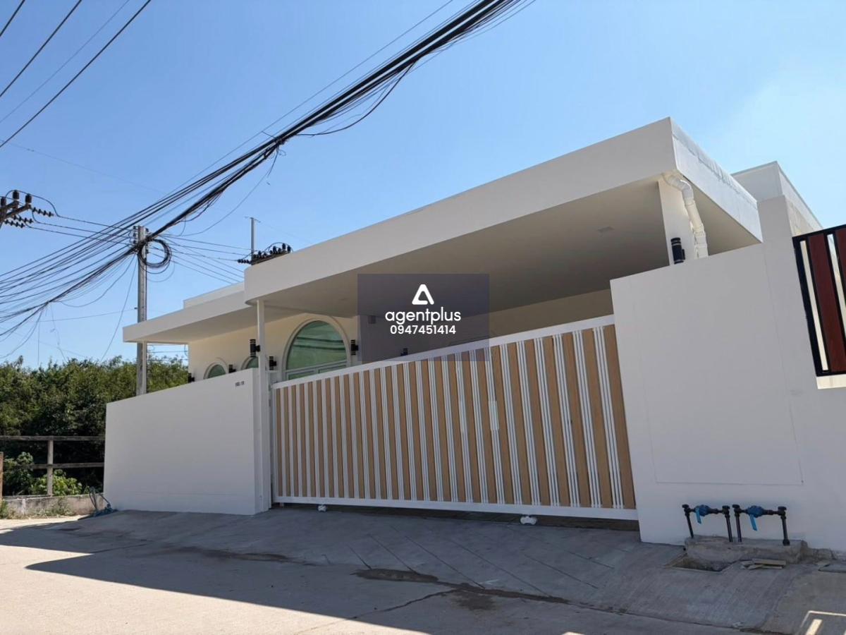 ขายบ้านพูลวิลล่า พึ่งสร้างเสร็จ พัทยา ห้วยใหญ่ ห่างหาดจอมเทียน 7.1 กม.