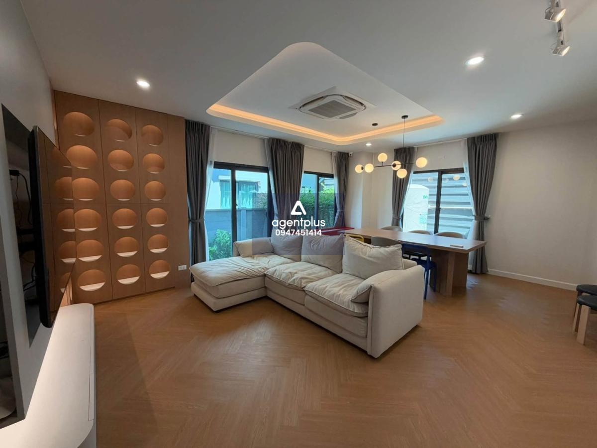 ให้เช่าทาวน์โฮม 4 ห้องนอน บางนา  บ้าน 3 ชั้น  แต่งสวย ต้นโครงการ ตรงข้ามสวน พร้อมอยู่