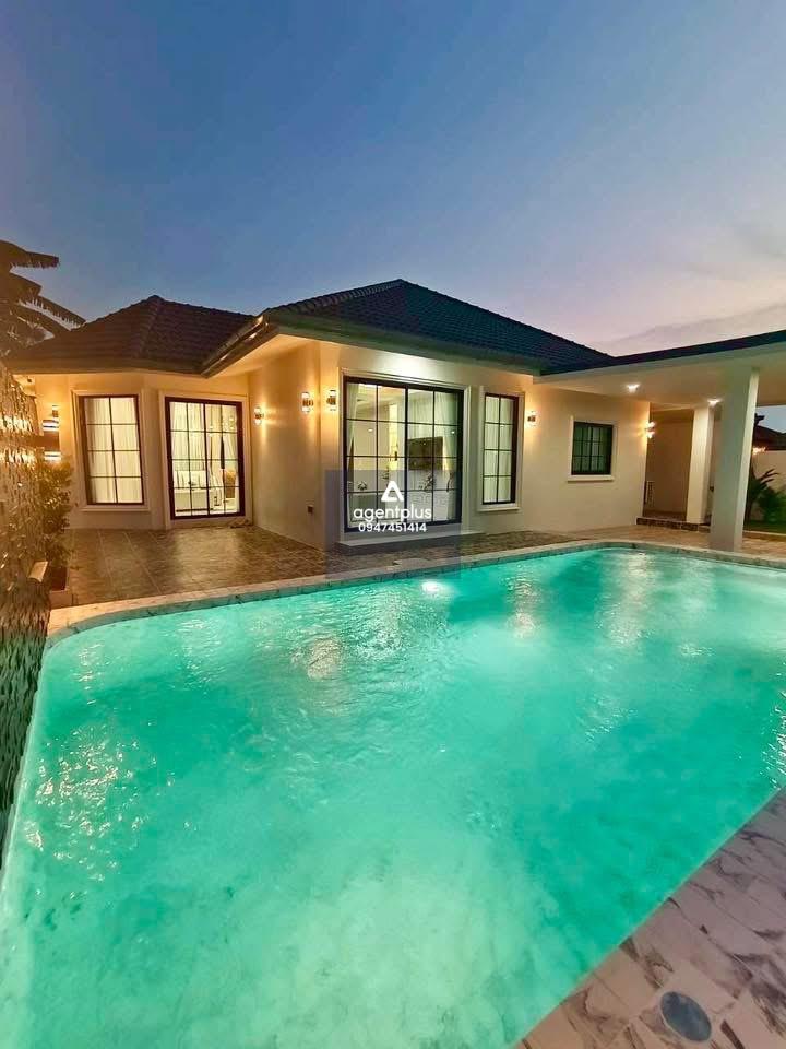 ขายพูลวิลล่าหรู 4ห้องนอน เขาน้อย พัทยา พร้อมอยู่ 