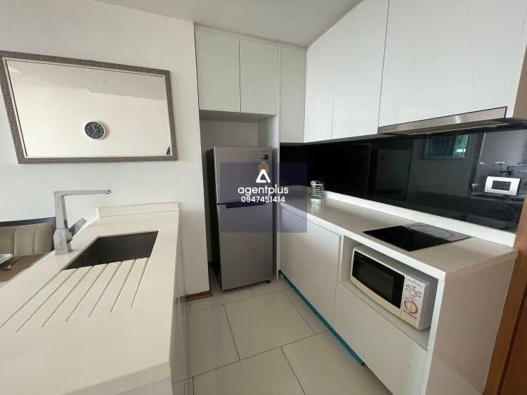 ขายพร้อมผู้เช่า คอนโด Peak Tower วิวทะเล