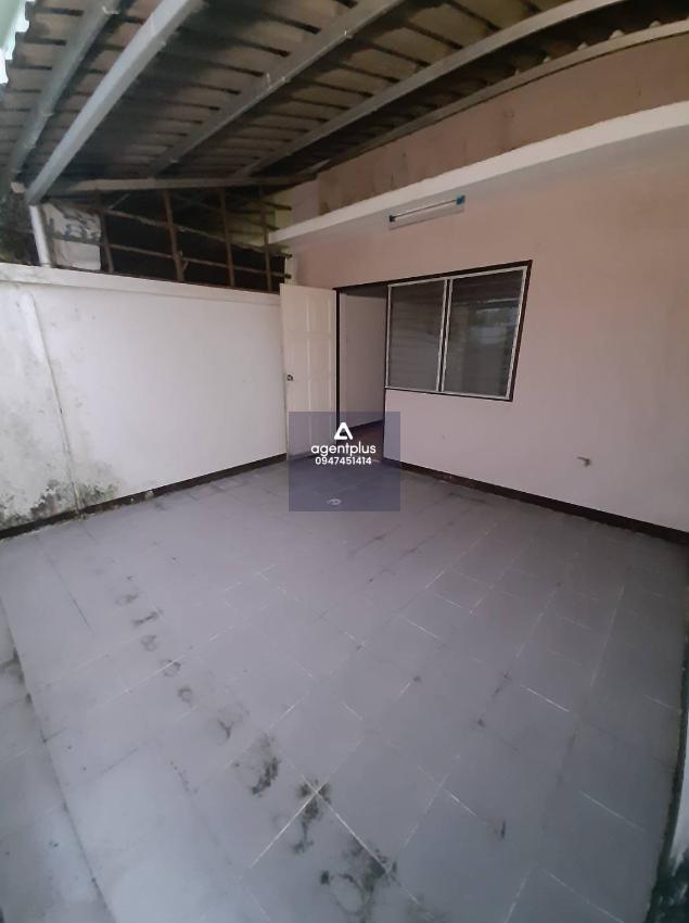 อาคารพาณิชย์ 3.5 ชั้น สภาพภายในตกแต่งใหม่ ทำเลดีในแหล่งชุมชน เหมาะสำหรับการค้าและอยู่อาศัย ถนนสาย 331-บ้านค่าย (ทล.3574)