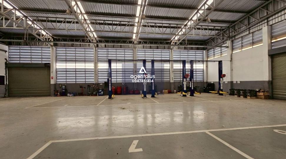 ขาย/ให้เช่า โชว์รูมพร้อมใช้งาน เมืองสิงห์บุรี (ติดสายเอเชีย) ทำเลทอง ติดถนนใหญ่ ใกล้ Top Plaza และรายล้อมด้วยโชว์รูมรถชั้นนำกว่า 4–5 แห่ง