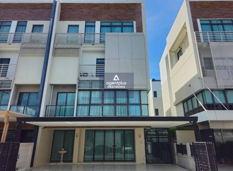 ขายด่วน หากใครกำลังมองหาออฟฟิศ พร้อมเข้าอยู่เลย แนะนำที่นี่ค่ะ อยู่หลังด้านหน้าในโครงการดิสทริค เอกมัย-รามอินทรา (DISTRICT EKKAMAI-RAMINTRA)