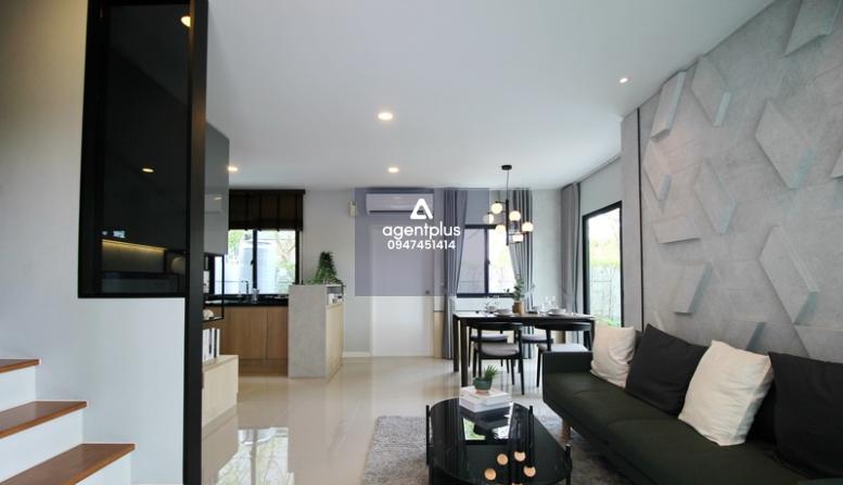 ขายทาวน์เฮ้าส์ ลุมพินี ทาวน์วิลล์ ลาดกระบัง - สุวรรณภูมิ บ้านพร้อมอยู่ สภาพดี ฟังก์ชันครบทำเลดี เดินทางสะดวก ใกล้สนามบินสุวรรณภูมิ