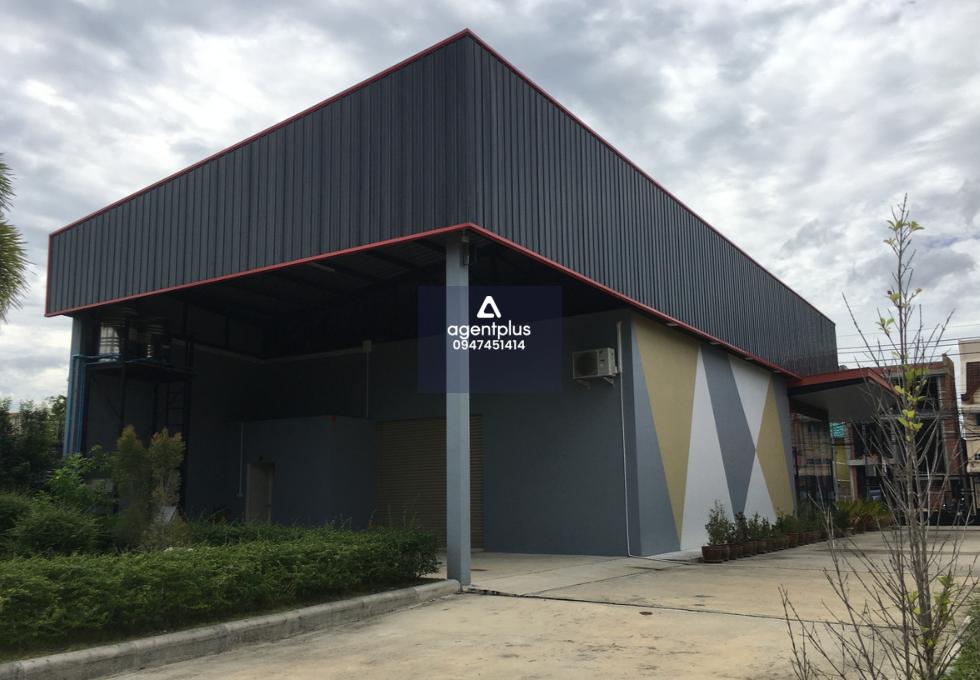 ขาย/เช่า สำนักงาน 1 ไร่ หาดใหญ่ ทำเลทอง ติดถนนนวลแก้วอุทิศตัดใหม่ พร้อมอาคารสำนักงานตกแต่งพร้อมใช้ โฮมออฟฟิศโซลาร์เซลล์ และลานจอดรถ (เจ้าของขายเอง)