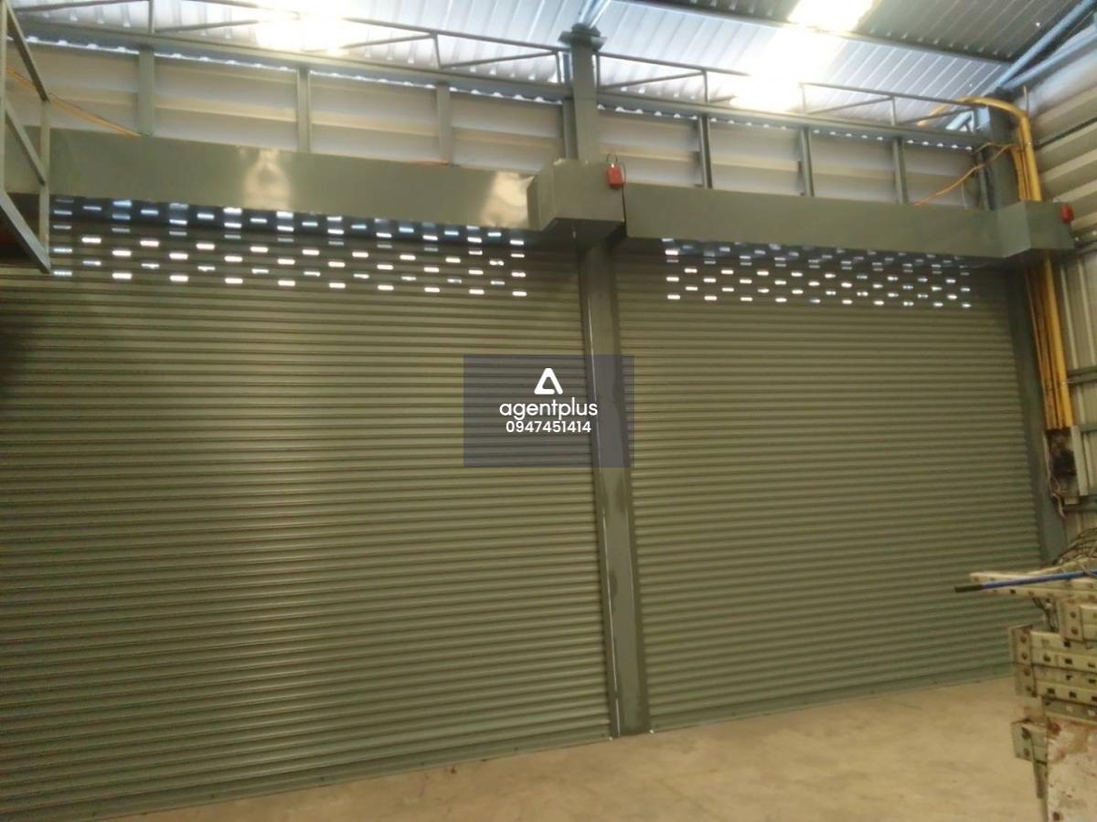 ให้เช่าโกดัง พร้อมออฟฟิศ ทำเลรัชดาภิเษก  ซอยรุ่งเรือง ถ.รัชดาภิเษก (ตรงข้ามบุญถาวร)