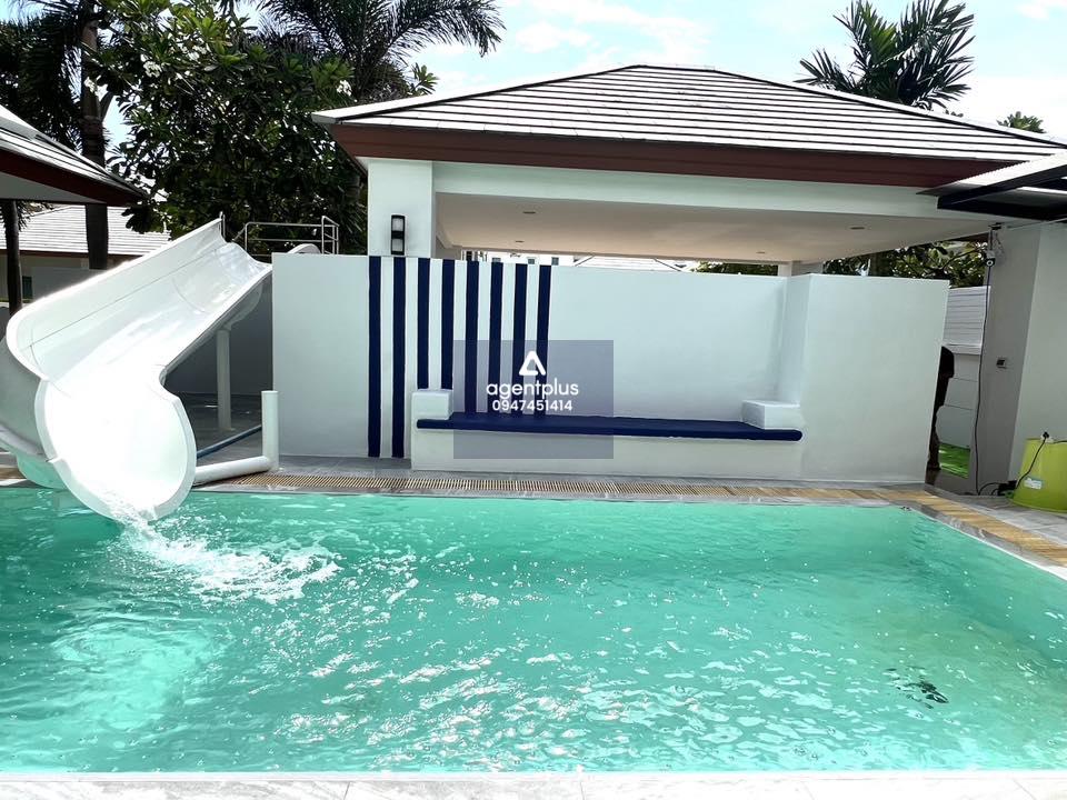 ขายพูลวิลล่าหรู รีโนเวทใหม่ – Sea Breeze Villa Pattaya (ติดทะเล)