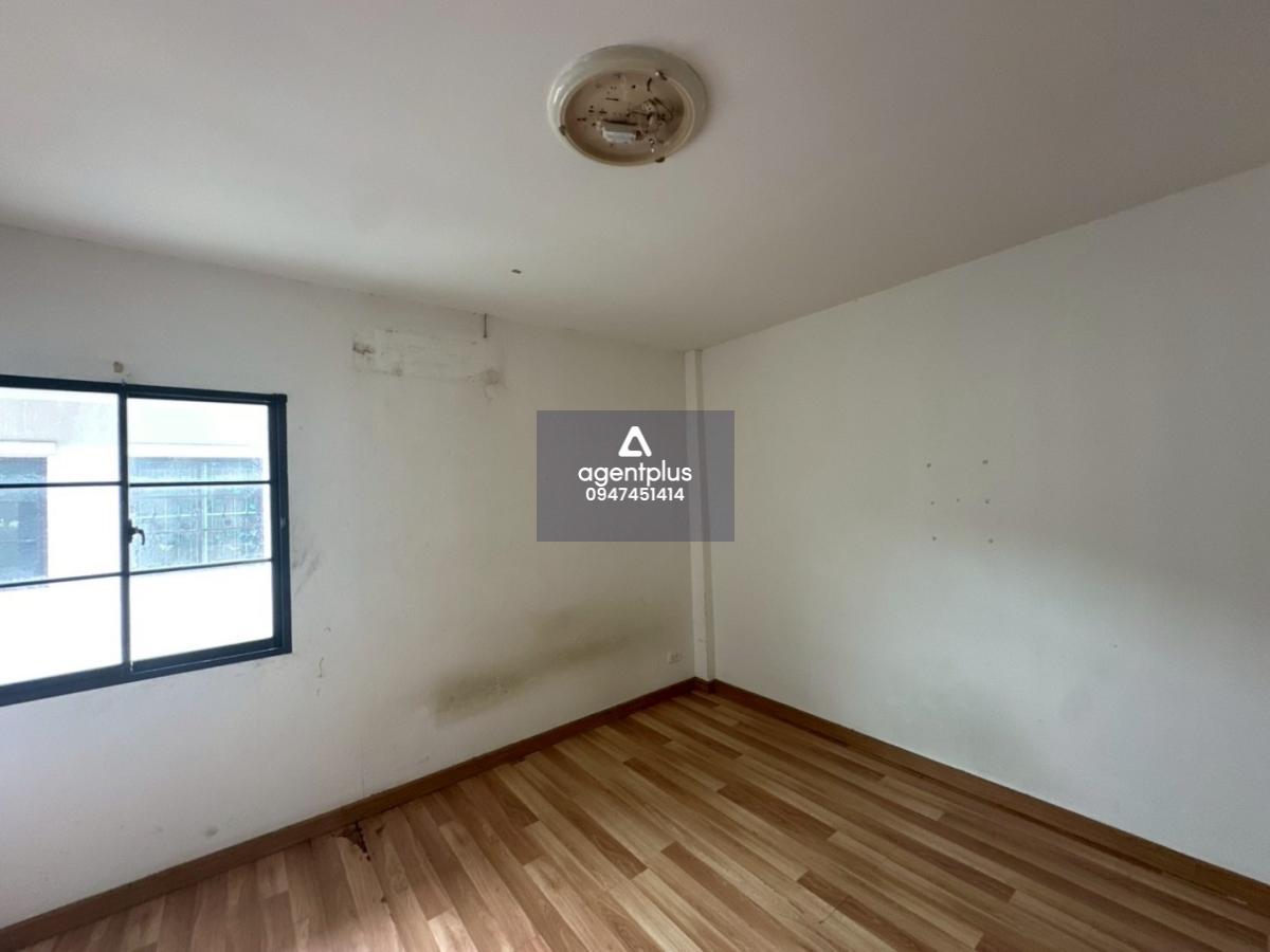 ทาวน์เฮ้าส์ 2 ชั้น การคมนาคมสะดวก ติดถนนเทพราช-ลาดกระบัง โครงการบาหลี บีช วิลล่า เมืองฉะเชิงเทรา