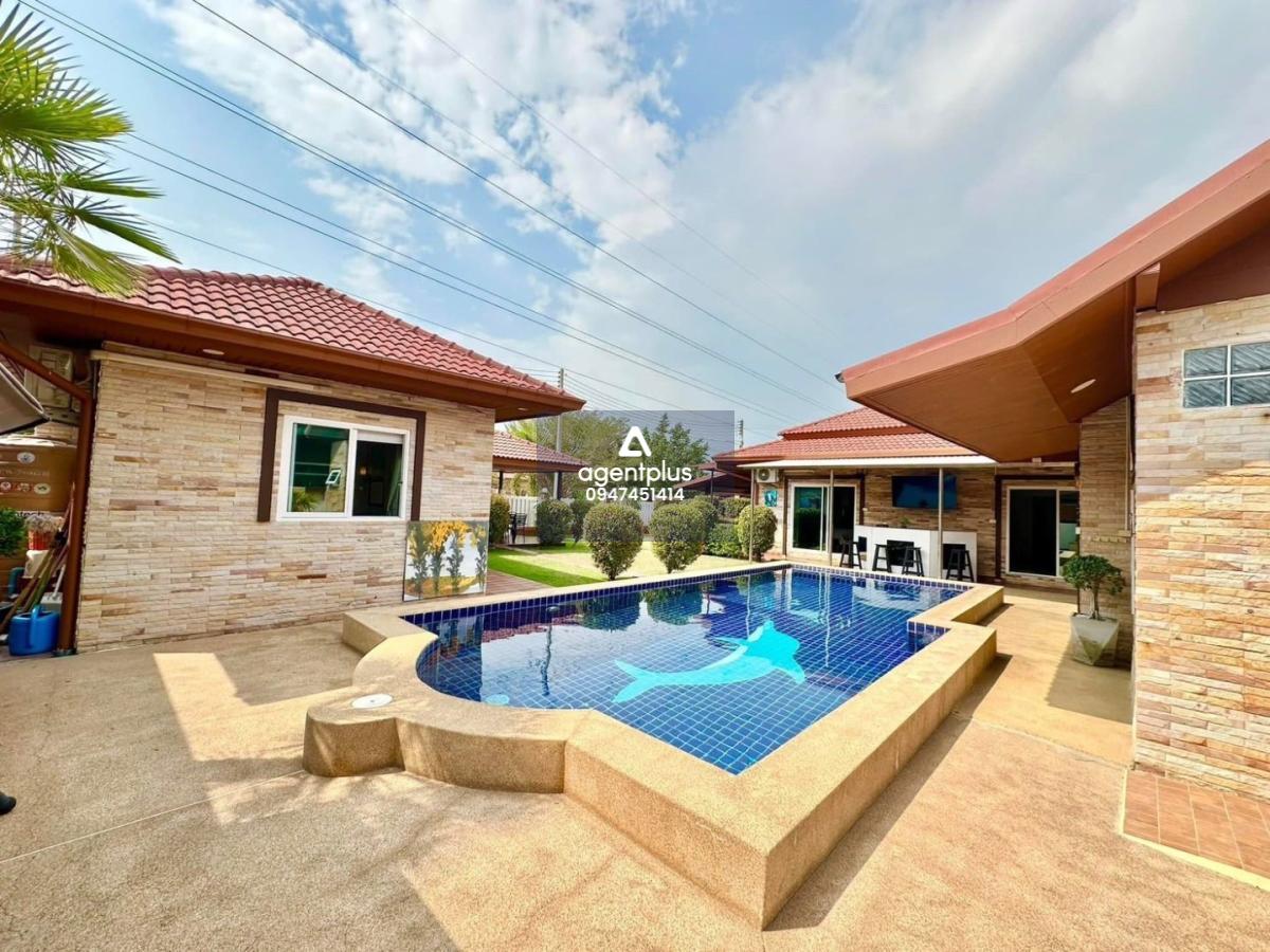 พูลวิลล่าสไตล์รีสอร์ทให้เช่า Middle House Pool Villa ซอยสยาม พัทยากลาง