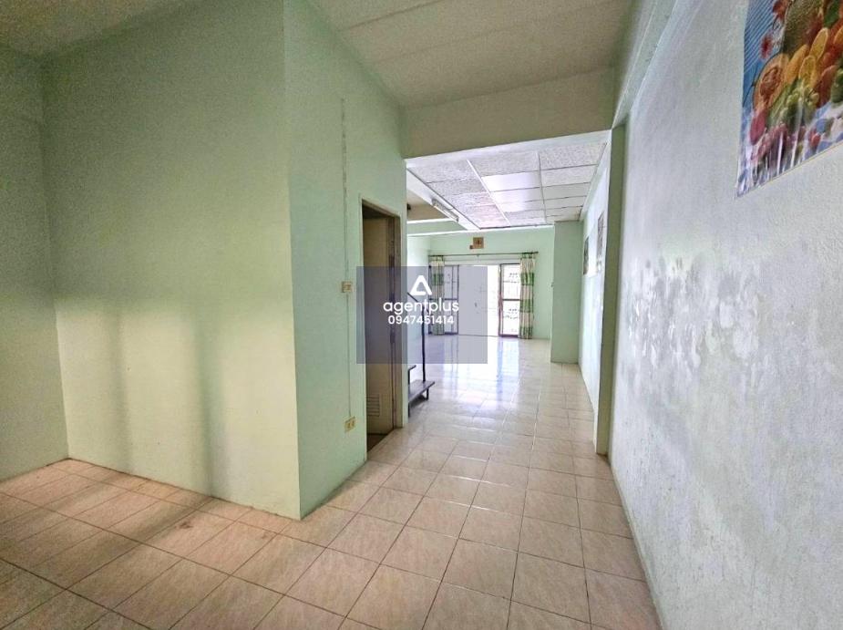 ทาวน์เฮ้าส์ 2 ชั้น โครงการธรรมรัช 3 ชลบุรี เดินทางเข้า-ออกสะดวก