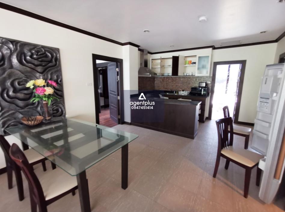 คอนโดมิเนียมหรูทำเลดีภายในพื้นที่ใช้สอยกว้างขวางใหญ่พิเศษแบ่งพื้นที่เป็นสัดส่วนสุดไพรเวททันสมัย ทำเลดีใจกลางกะรน การเดินทางเข้า-ออกสะดวก สามารถเดินถึงหน้าหาดกะรนเพียงระยะทาง เพียง 500 เมตร โครงการกะรนวิว