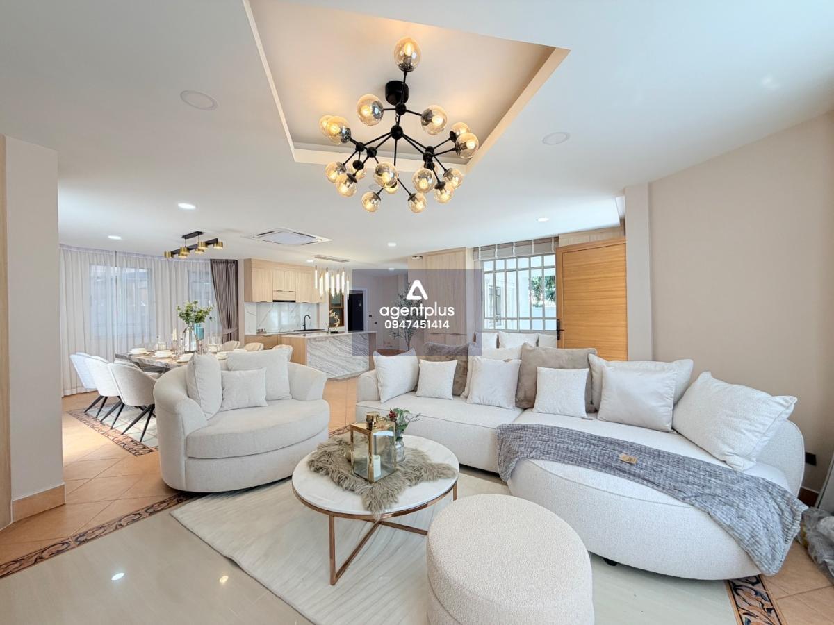 🏡 ขายบ้านหรู Modern Classic – พัทยาเหนือ 4 ห้องนอน จอดรถในบ้านได้ถึง 4 คัน พัทยาเหนือ ใกล้ถนนสุขุมวิทและเส้น36