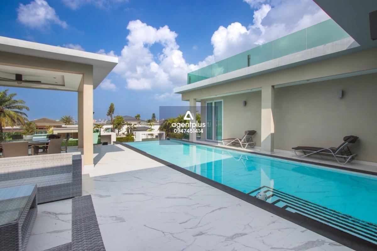 บ้านพูลวิลล่าสวยในโครงการ ทำเลทอง Siam Royal View Pattaya 