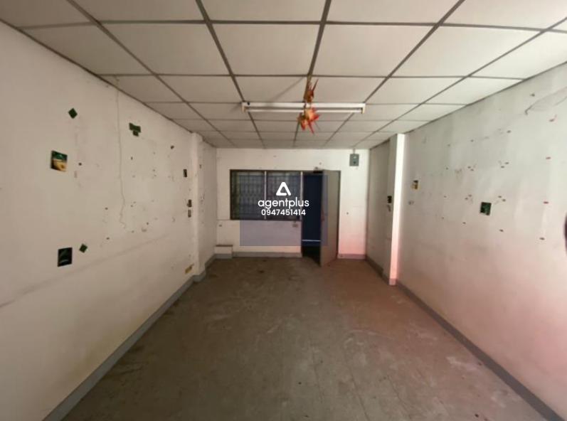 คอนโดมิเนียม โครงการบางปะกงธานี บางปะกง ทำเลดี ห่างจากถนนบางนา-ตราด หลัก กม.ที่ 52+200 ประมาณ 470 เมตร เดินทางเข้า-ออกสะดวก อยู่ใกล้สิ่งอำนวยความสะดวก