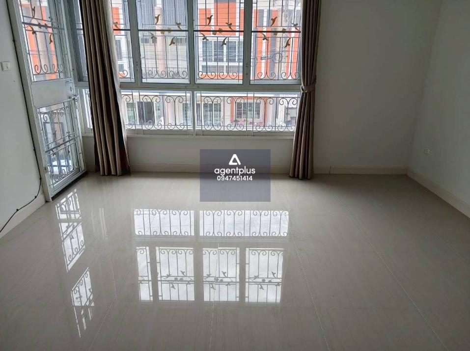 สุขนิเวศน์ 10 นิคมพัฒนา ทาวน์เฮ้าส์ 2 ชั้น ทำเลที่ตั้งอยู่ในแหล่งชุมชน