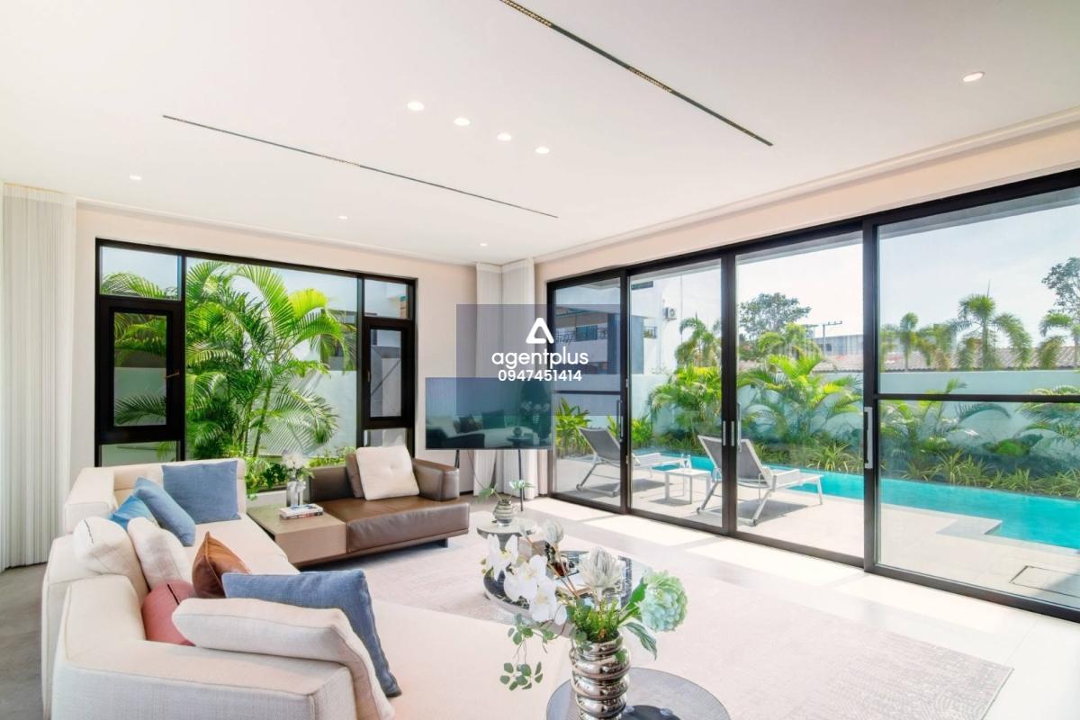 ขายพูลวิลล่าหรู 4 ห้องนอน สุขุมวิท–พัทยา 71 พัทยา Modern Luxury พร้อมสระส่วนตัว