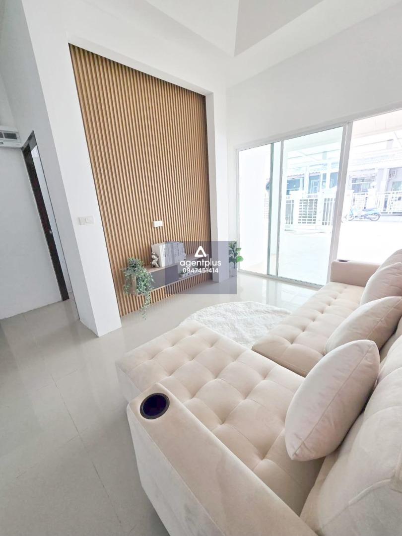 ขายบ้านทาวน์เฮ้าส์ 1ชั้น 2ห้องนอน ย่านเขาตาโลพัทยา