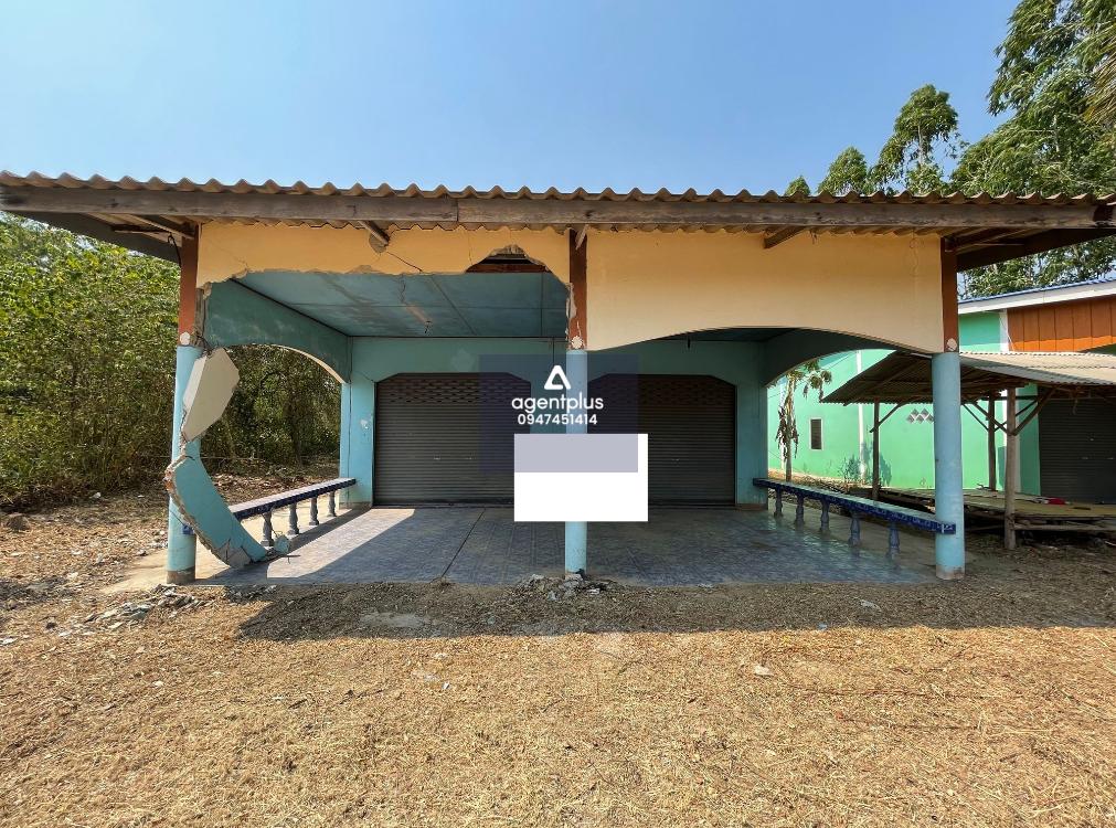 บ้านเดี่ยวชั้นเดียว เกาะจันทร์ ตั้งอยู่ติดถนนทางหลวงหมายเลข 3245