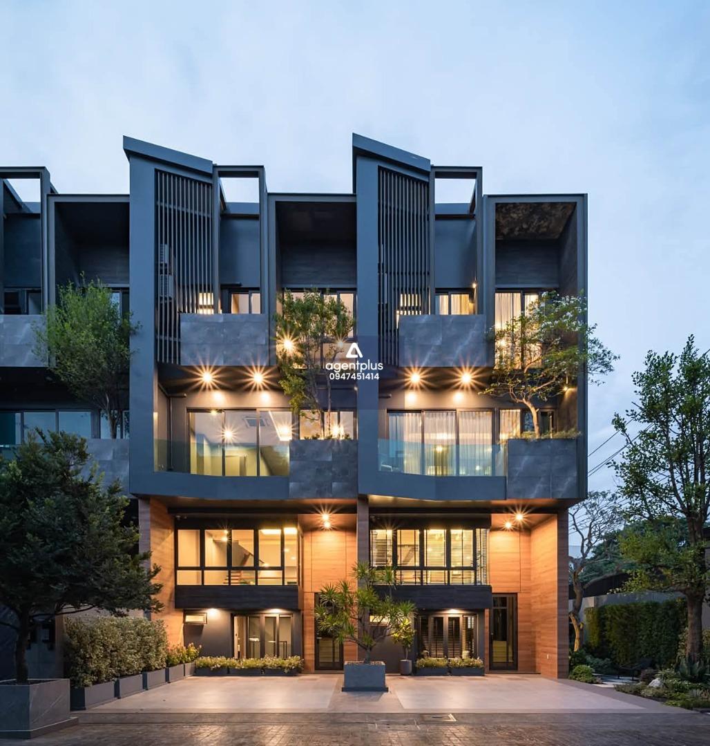 ให้เช่าทาวน์โฮมหรู 3.5 ชั้น 3 ห้องนอน โซนจตุจักร–รัชดา บ้านใหม่ พร้อมเข้าอยู่