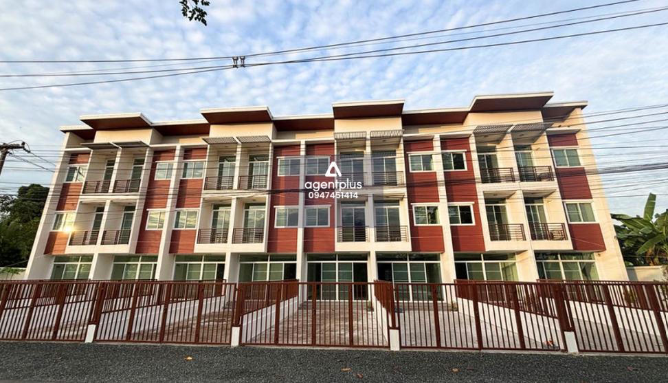 โครงการ ป่าตัน โฮมออฟฟิศ/ทาวน์โฮม เริ่ม 25 ตร.วา โครงสร้างแข็งแรง น้ำไม่ท่วม เชื่อมต่อถนนโชตนา, ถนนสมโภชเชียงใหม่ 700 ปี, ถนนซุปเปอร์ไฮเวย์ ใกล้ศูนย์ราชการเชียงใหม่