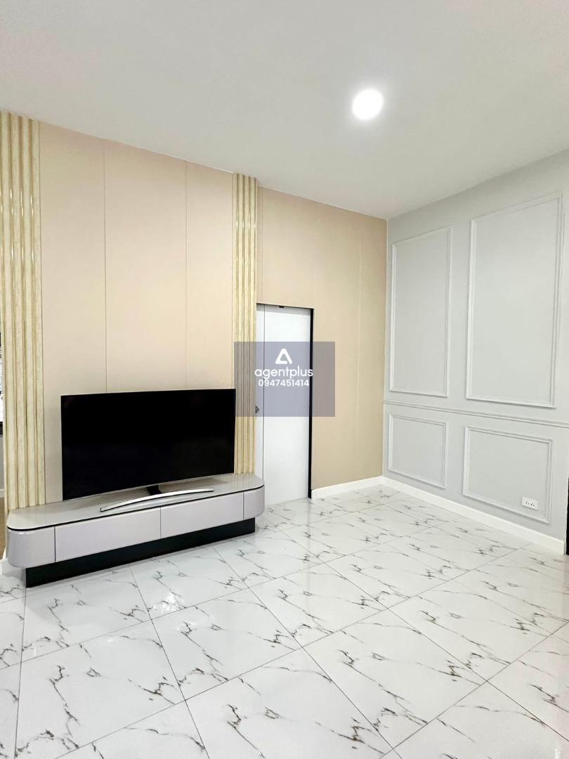 ขายบ้านเดี่ยวหลังมุมในหมู่บ้าน ย่านเขาน้อย-เนินพลับหวาน พัทยา 